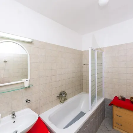 Petra Apartment *